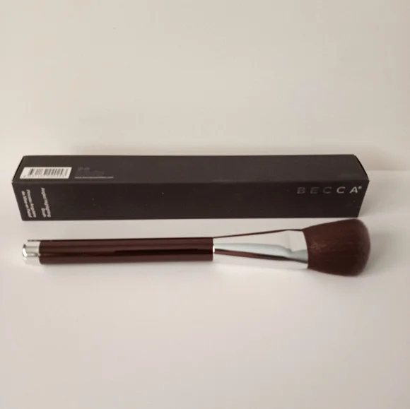 BECCA Angled Highlighting Brush NIB - Picture 2 of 5